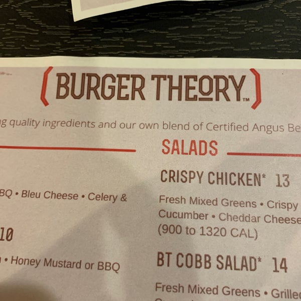 รูปภาพถ่ายที่ Burger Theory โดย Dave H. เมื่อ 10/14/2021