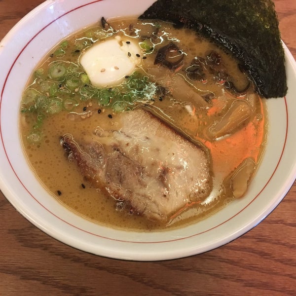 Photo taken at Strings Ramen Shop Lakeview by Israel R. on 6/10/2018