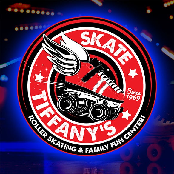 Das Foto wurde bei SKATE TIFFANY&#39;S! - Roller Skating &amp; Family Fun Center von SKATE TIFFANY&#39;S! - Roller Skating &amp; Family Fun Center am 10/20/2013 aufgenommen