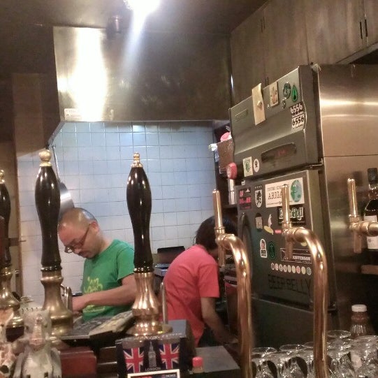 Beer Belly Pub in 西区