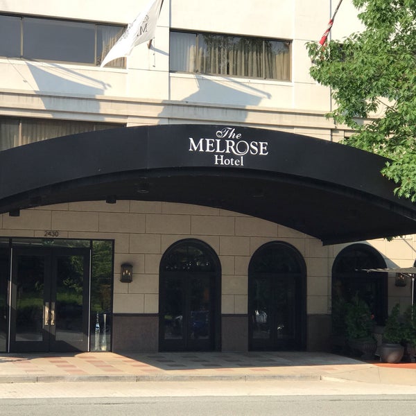 Foto tirada no(a) Melrose Georgetown Hotel por Francis D. em 6/2/2019