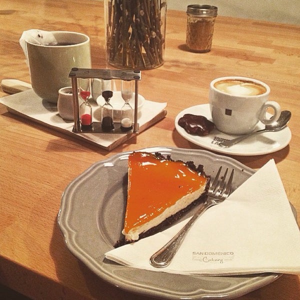 Fruit tea, cappuccino and mascarpone tart. Life is beautiful 😉