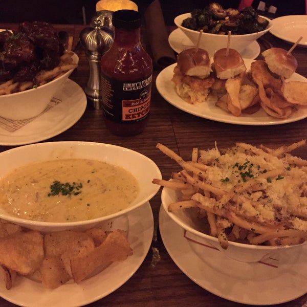 11/7/2018에 Nl3m님이 Jimmy&#39;s Famous American Tavern에서 찍은 사진