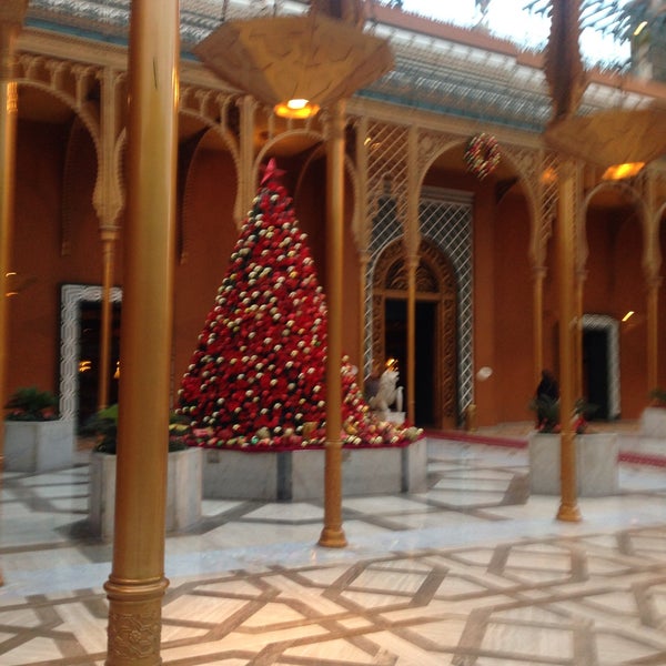 Das Foto wurde bei Cairo Marriott Hotel &amp; Omar Khayyam Casino von Maha I. am 12/14/2014 aufgenommen