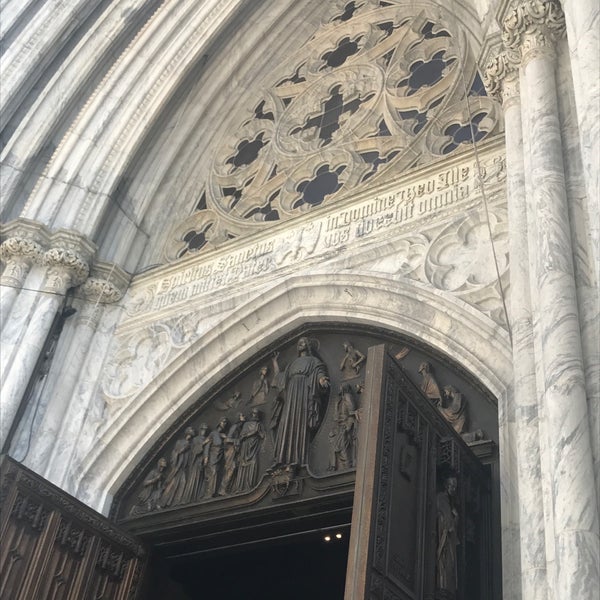 Foto tirada no(a) Fifth Avenue Presbyterian Church por Maha I. em 8/30/2017