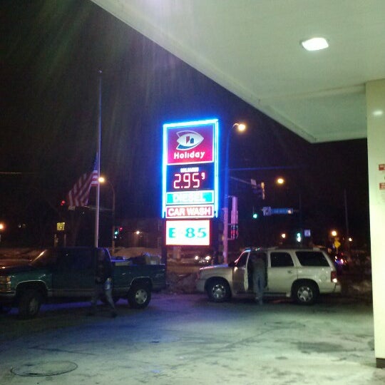 holiday gas station with car wash near me