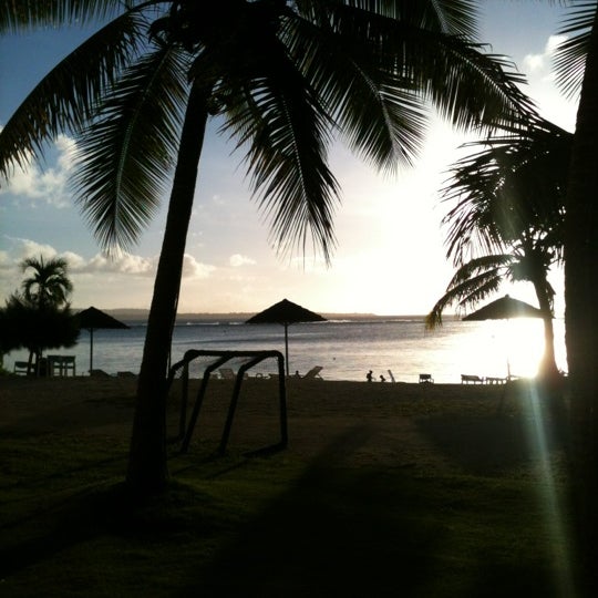 รูปภาพถ่ายที่ Pacific Islands Club Saipan โดย Byung-Hee L. เมื่อ 11/13/2012