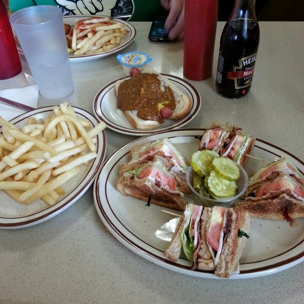 Photo taken at Leo&#39;s Coney Island by Kevin T. on 9/25/2013