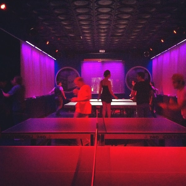 Foto diambil di Chalk Ping Pong &amp; Billiards Lounge oleh Waqas S. pada 9/18/2013