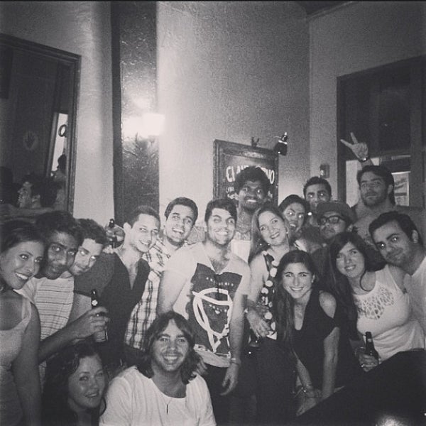 9/18/2013에 Waqas S.님이 Clandestino Pub에서 찍은 사진