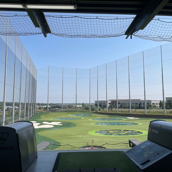 Topgolf 10601 E Easter Ave