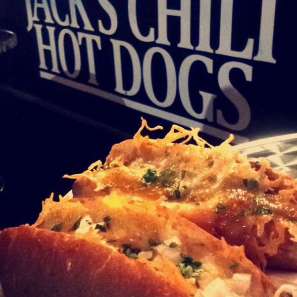 5/15/2016にJuan Carlos A.がJack&#39;s Chili Hot Dogsで撮った写真