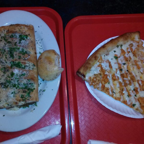 Photo taken at Panino&#39;s Pizza &amp; Grill by Steve C. on 2/10/2014