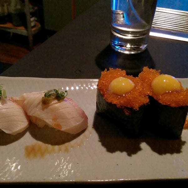Foto tirada no(a) Zilla Sake (Sushi &amp; Sake) por Jackson S. em 11/19/2014