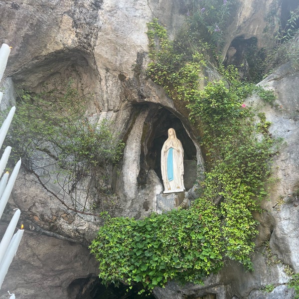 Grotte de Notre-Dame de Lourdes - 24 tips from 1772 visitors
