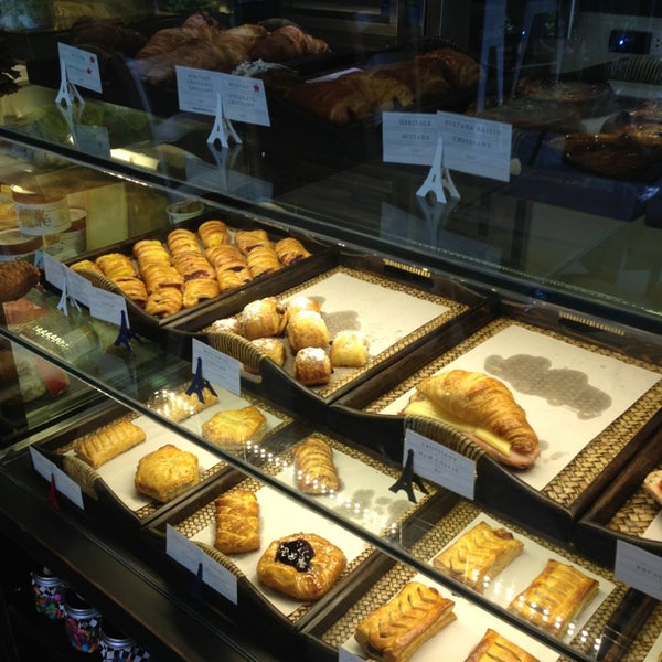 7/28/2013 tarihinde Nedaziyaretçi tarafından Heritage Bakery Cafe &amp; Bistro'de çekilen fotoğraf