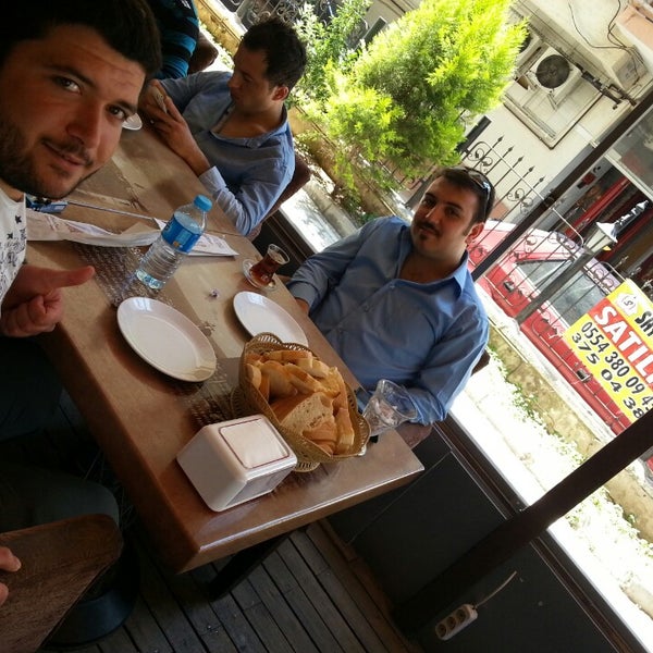 5/25/2014 tarihinde Ferhat K.ziyaretçi tarafından Biiz Cafe &amp; Bistro'de çekilen fotoğraf