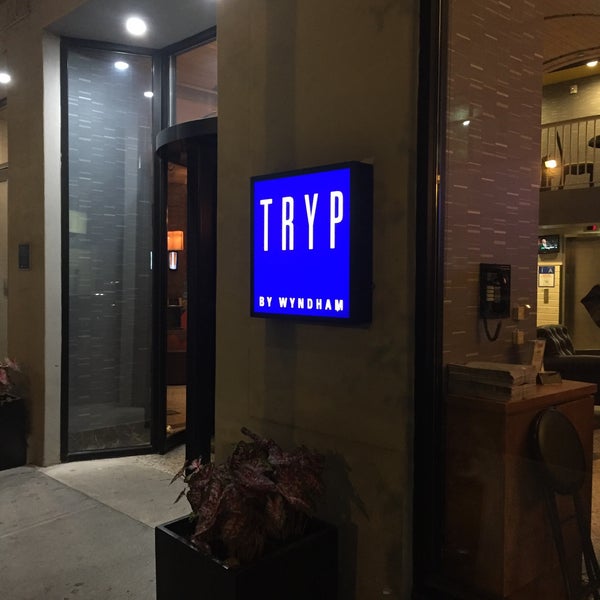 Foto tirada no(a) TRYP By Wyndham Times Square South por EJ C. em 6/8/2016