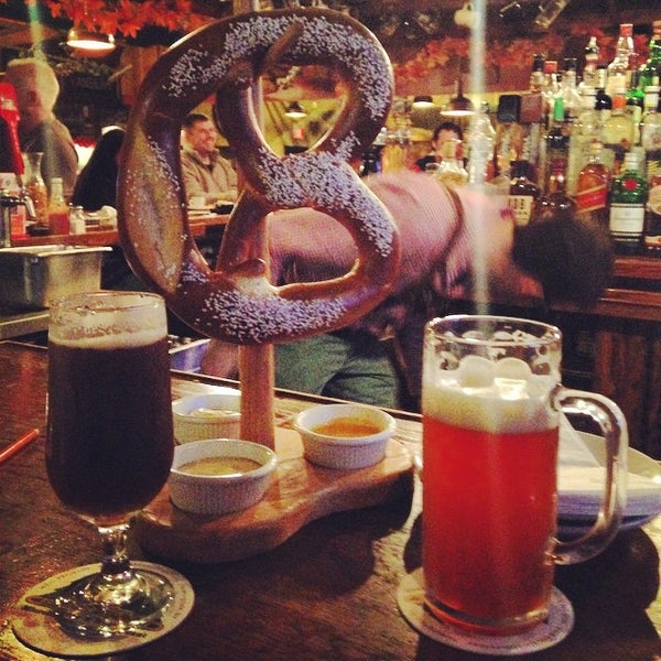 10/25/2014에 Maria S.님이 Black Forest Brew Haus에서 찍은 사진