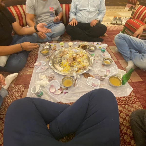 Photo taken at Al Seddah Restaurants by SÀŁÁTĘŃÖ🕊 on 4/9/2022