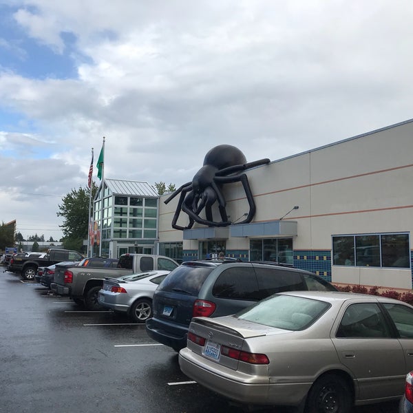 Goodwill Bagley Downs'da Büyük Mağaza