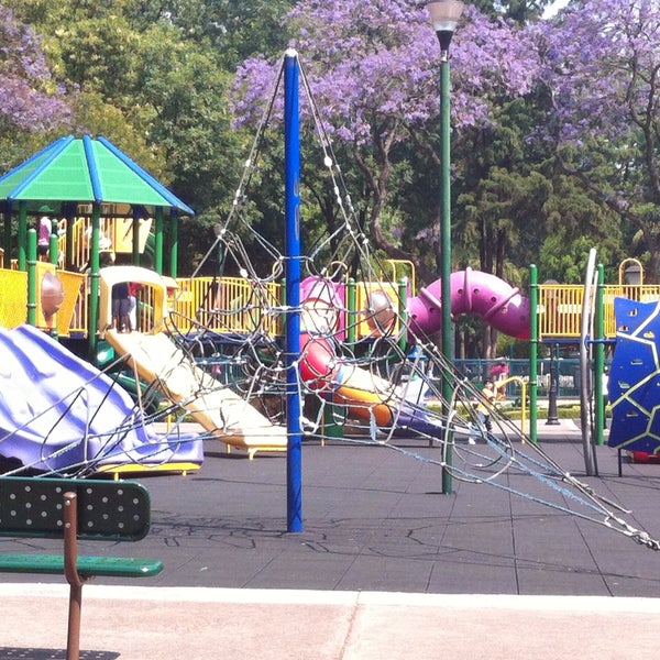 Fotos en Metro Parque De Los Venados (Línea 12) 9 tips de 860 visitantes