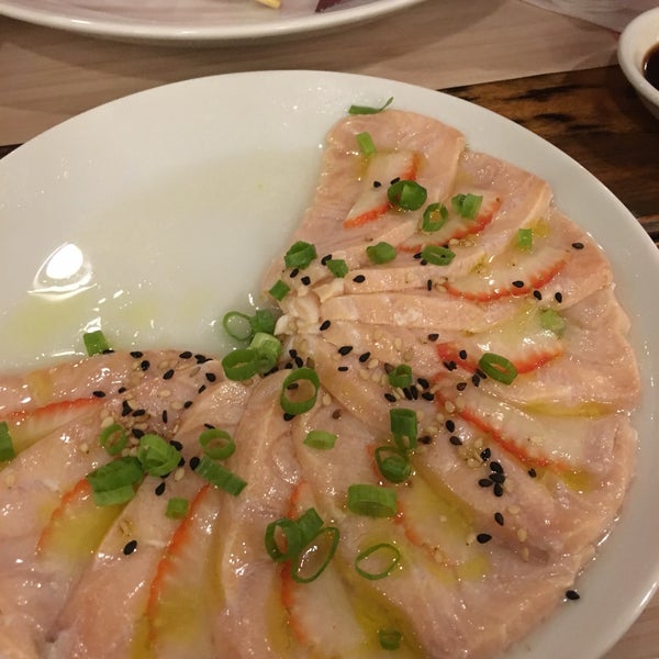 รูปภาพถ่ายที่ Sukiyaki Cozinha Oriental โดย Letícia R. เมื่อ 1/6/2017