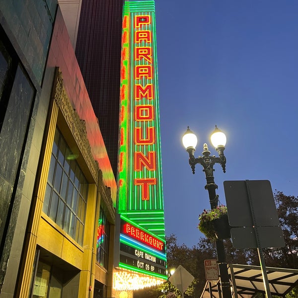 Foto tirada no(a) Paramount Theatre por Sigrid H. em 10/27/2022