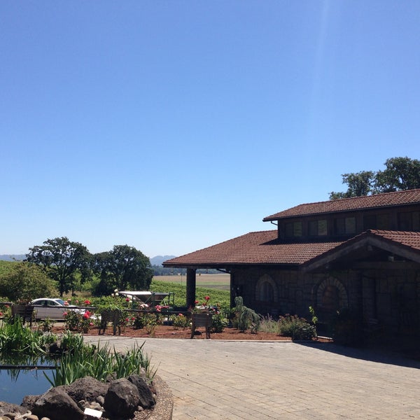 Foto tirada no(a) Yamhill Valley Vineyards por Jess B. em 7/8/2013