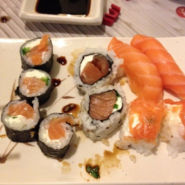 Foto diambil di Taishi | Express &amp; Sushi Lounge oleh Dani A. pada 7/22/2014