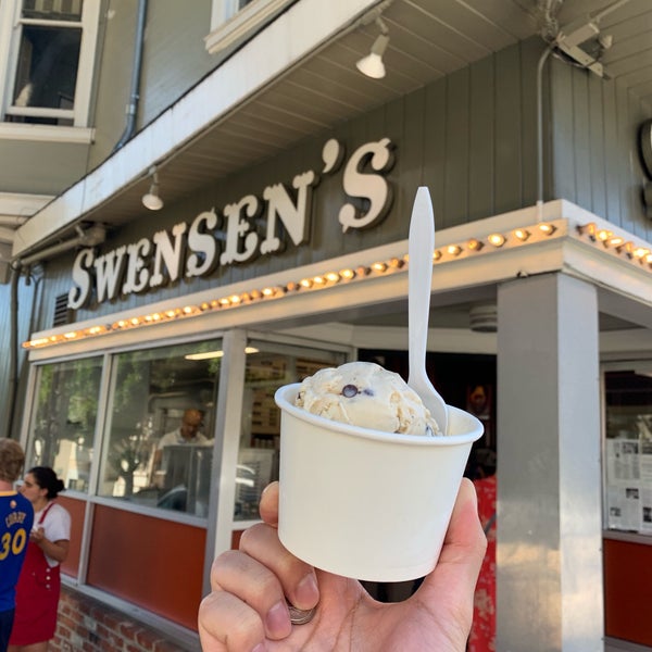 Снимок сделан в Swensen&#39;s Ice Cream пользователем Rungroj W. 9/13/2019