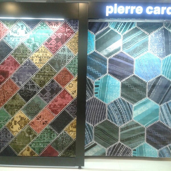 Konya Icindeki Pierre Cardin Hali Satildi Letgo