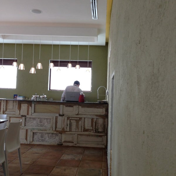รูปภาพถ่ายที่ Cinco Cocina Urbana โดย eduardo p. เมื่อ 8/7/2013