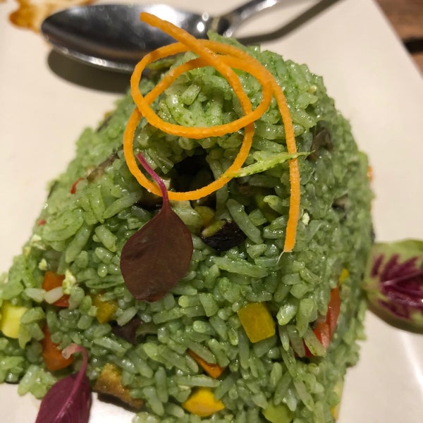 Das Foto wurde bei Hum Vegetarian, Lounge &amp; Restaurant von Pascal B. am 12/6/2019 aufgenommen