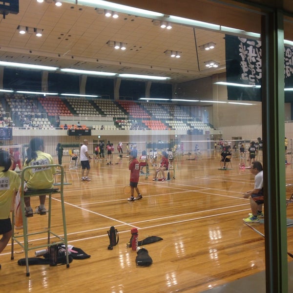 Fotos En 愛媛県総合運動公園体育館 上野町乙46 Fotos En 愛媛県総合運動公園体育館 上野町乙46