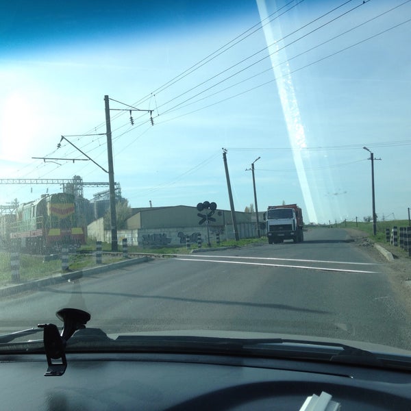 Скидка на доставку. Услуги грузчиков. Светофор на железнодорожном переезде. Второй переезд. Переезд максимка волгоград.