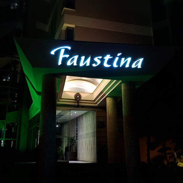 Foto scattata a Faustina Hotel Kusadasi da Ceren 🌿 il 8/7/2017