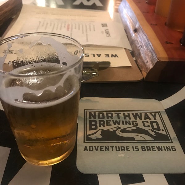 Foto tirada no(a) Northway Brewing Co. por Kristen J. em 8/21/2019