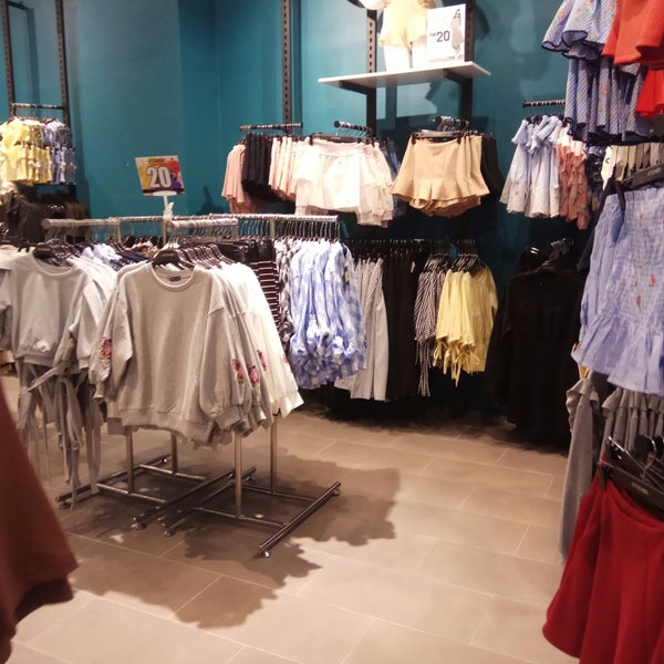 Ioi city mall dress shop top