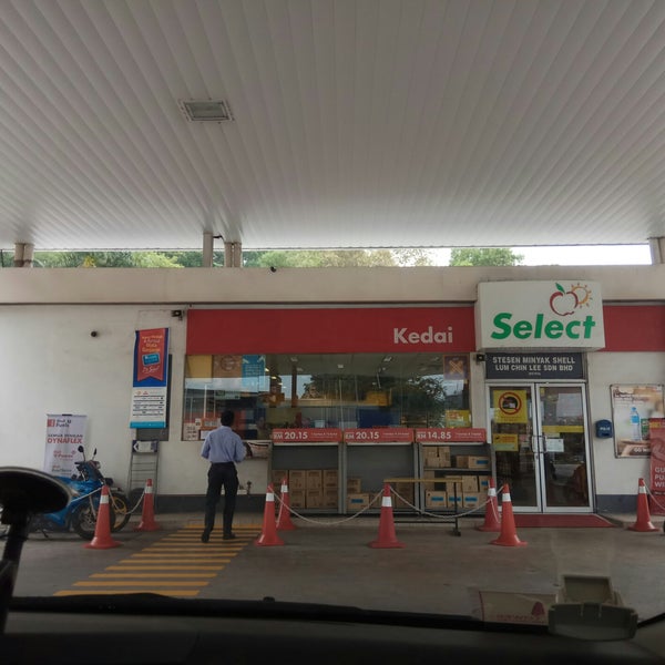 Photo taken at Shell by Puchong on 6/7/2017