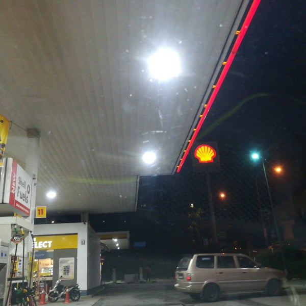 Photo taken at Shell by Puchong on 11/20/2018