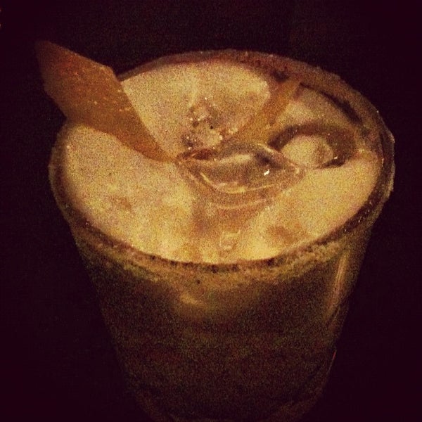 9/1/2012 tarihinde Roryziyaretçi tarafından Velluto Champagne &amp; Wine Bar'de çekilen fotoğraf