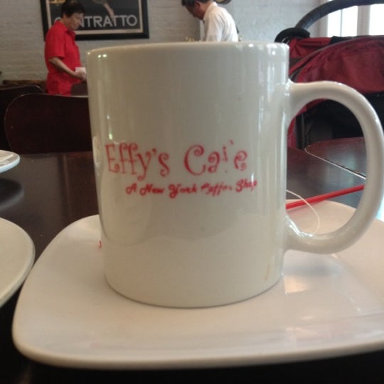 Das Foto wurde bei Effy&#39;s Cafe von Nicole N. am 8/11/2012 aufgenommen