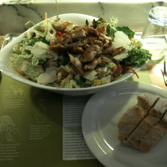 Photo taken at Vapiano by Ahmet T. on 4/20/2012
