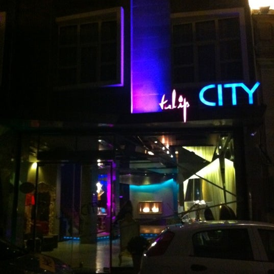 Das Foto wurde bei Tulip City Hotel von Nataly O. am 2/18/2012 aufgenommen