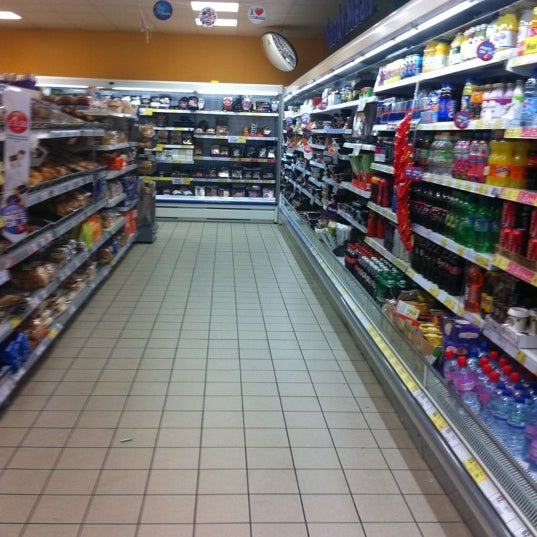 Tesco Express Grocery Store in Sheffield