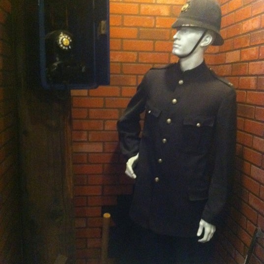 5/13/2012 tarihinde Mallory E.ziyaretçi tarafından Vancouver Police Museum'de çekilen fotoğraf