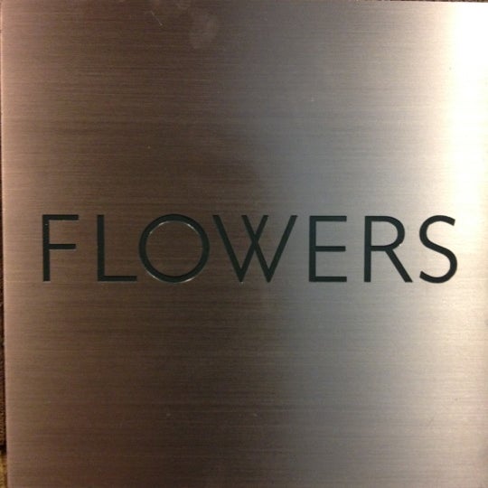 Снимок сделан в Flowers Gallery пользователем David L. 3/30/2012