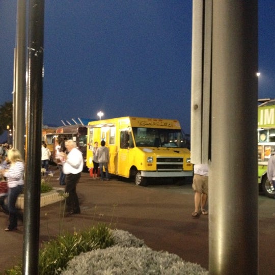 Foto tirada no(a) OC Fair Food Truck Fare por Foodie in Disguise (. em 5/31/2012