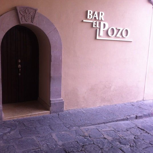 Foto tirada no(a) Bar El Pozo por Jesus O. em 5/25/2012